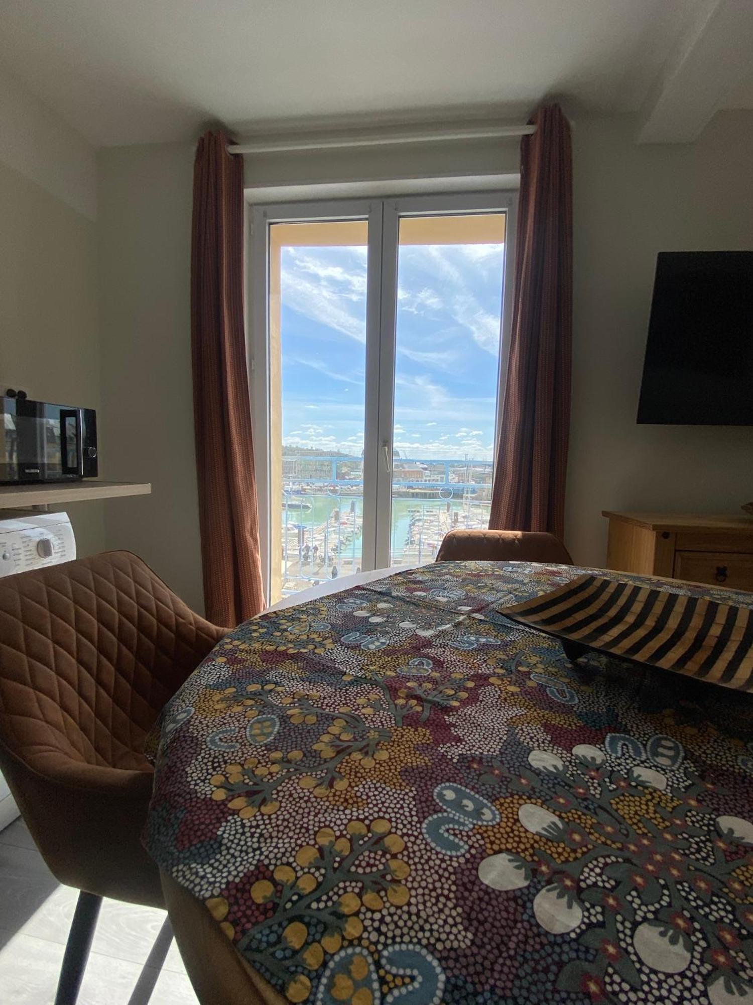 Etablissement 3 Etoiles Avec Ascenseur, 3 Appartements Lumineux Vue Port Avec Balcon, 200M De La Mer, Wifi Fibre, Tous Service Inclus Dieppe Exterior photo