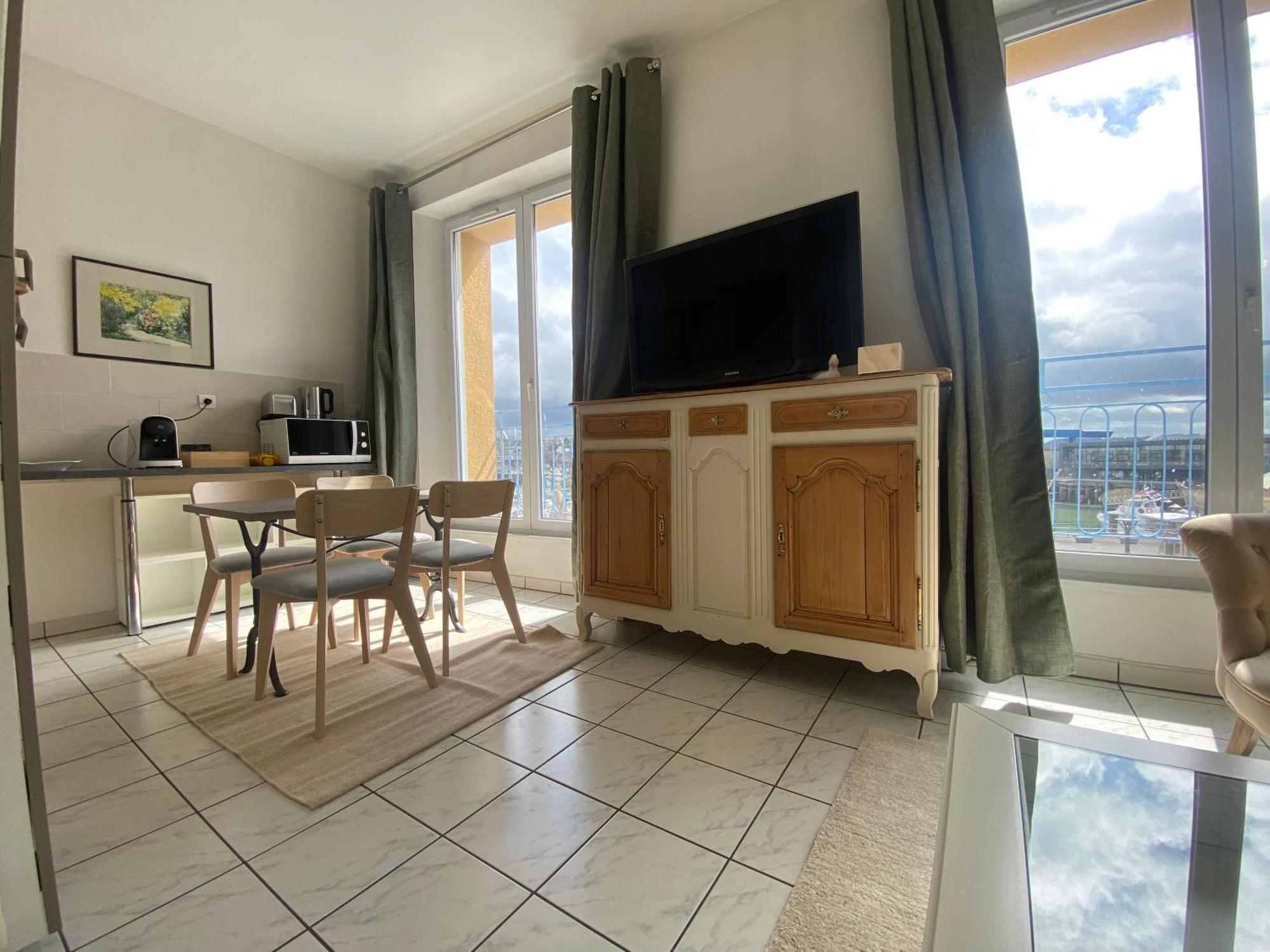 Etablissement 3 Etoiles Avec Ascenseur, 3 Appartements Lumineux Vue Port Avec Balcon, 200M De La Mer, Wifi Fibre, Tous Service Inclus Dieppe Exterior photo