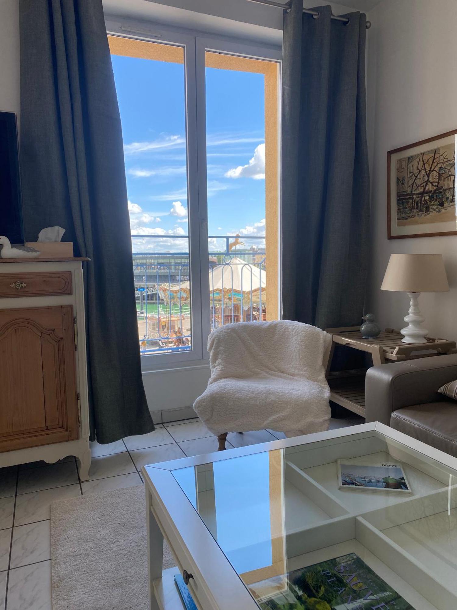 Etablissement 3 Etoiles Avec Ascenseur, 3 Appartements Lumineux Vue Port Avec Balcon, 200M De La Mer, Wifi Fibre, Tous Service Inclus Dieppe Exterior photo