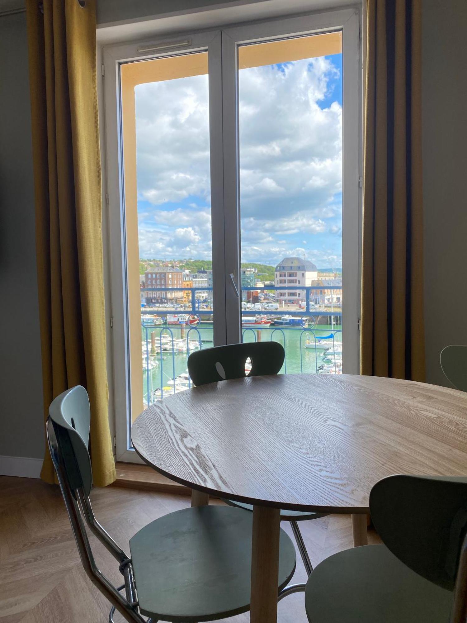 Etablissement 3 Etoiles Avec Ascenseur, 3 Appartements Lumineux Vue Port Avec Balcon, 200M De La Mer, Wifi Fibre, Tous Service Inclus Dieppe Exterior photo